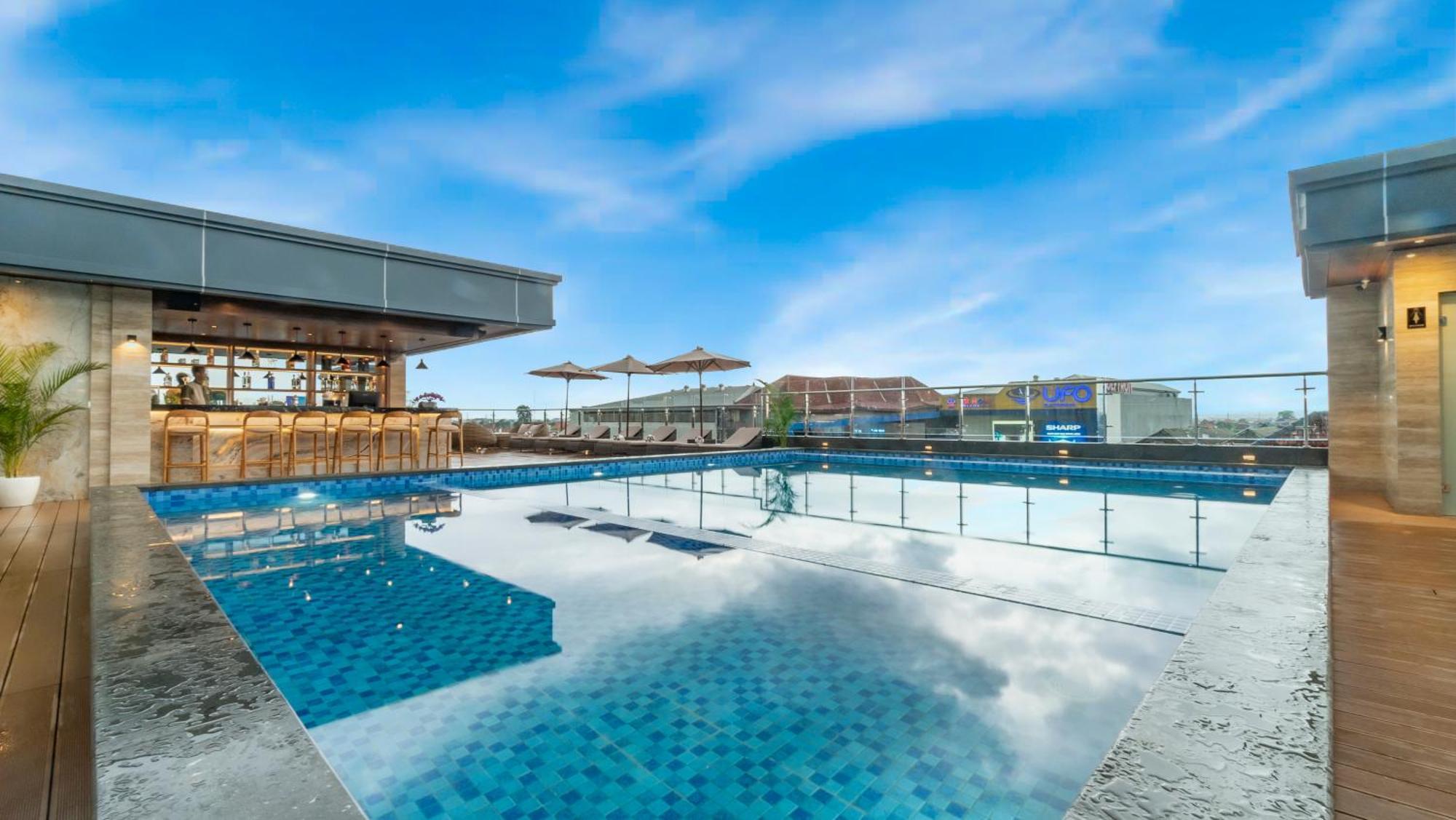 City Of Aventus Hotel - Denpasar Esterno foto